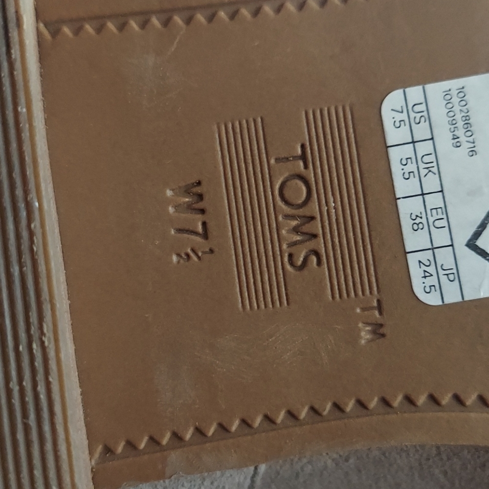 TOMS - Picture 6 of 16
